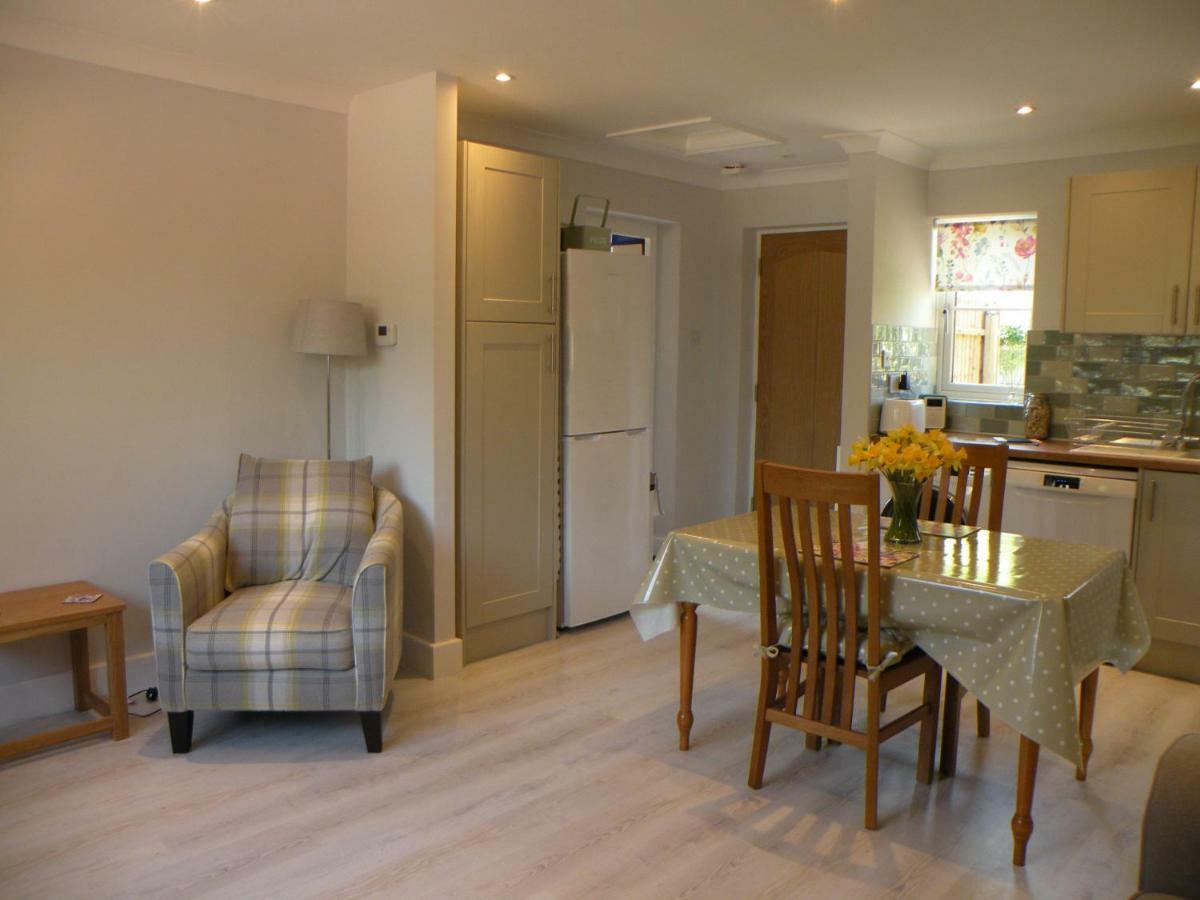 Woodfield Self-Catering Apartment CBG Buitenkant foto