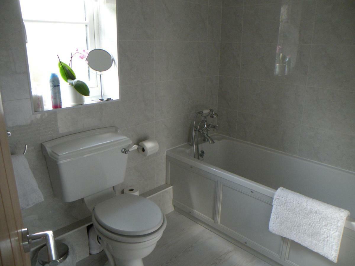 Woodfield Self-Catering Apartment CBG Buitenkant foto